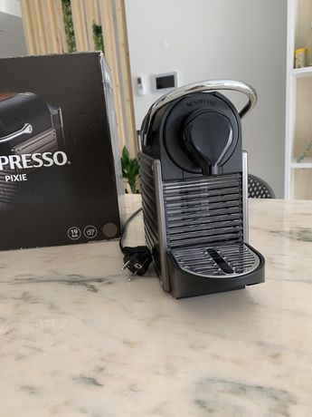 Maquina Nespresso pixie electric titan