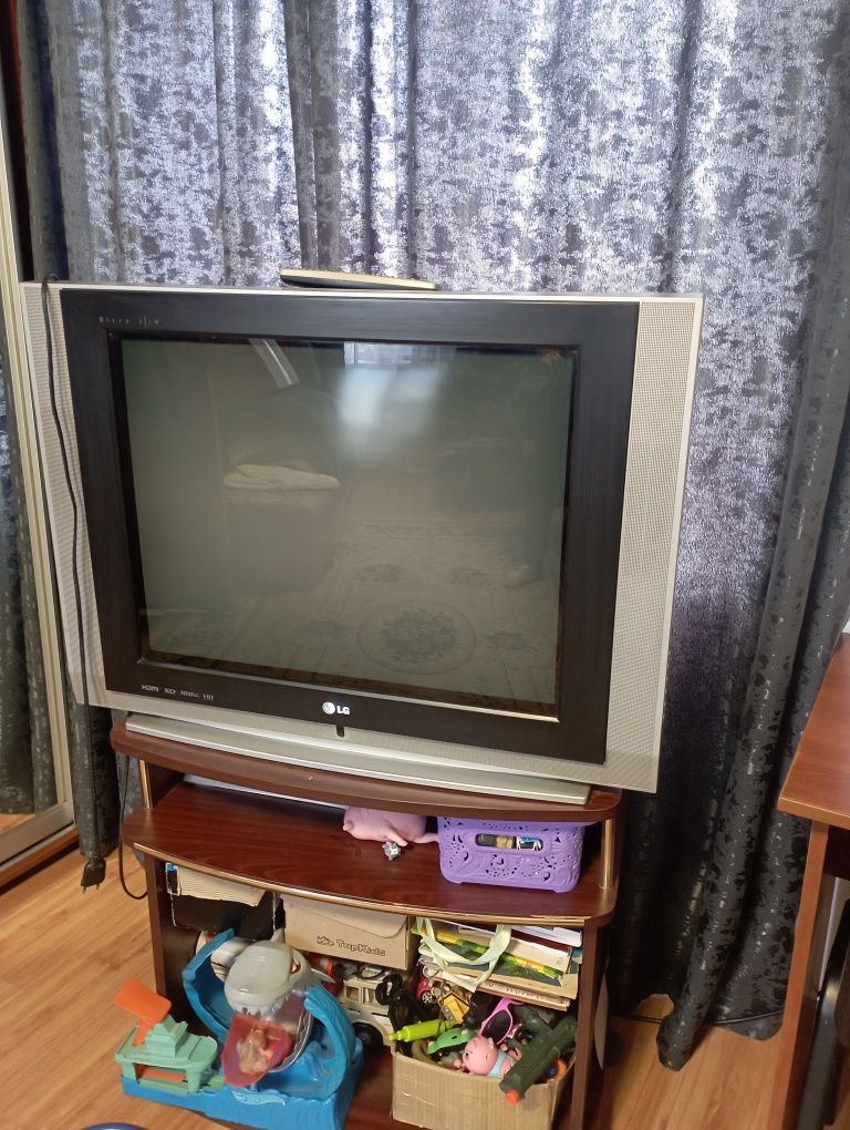 Телевизор LG 29 дюймов плоский