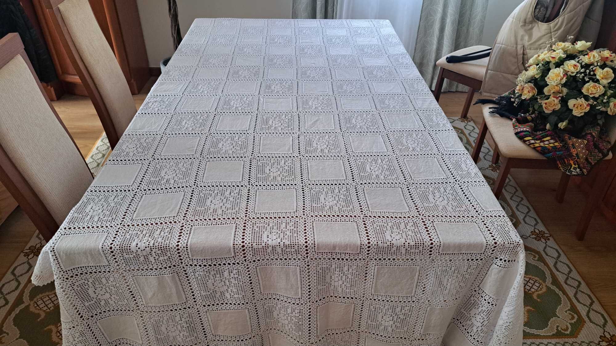 Toalha de renda feita á mão