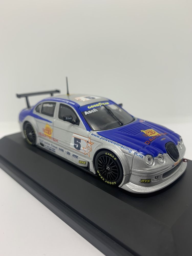 Jaguar V8 Star da Schuco escala 1/43