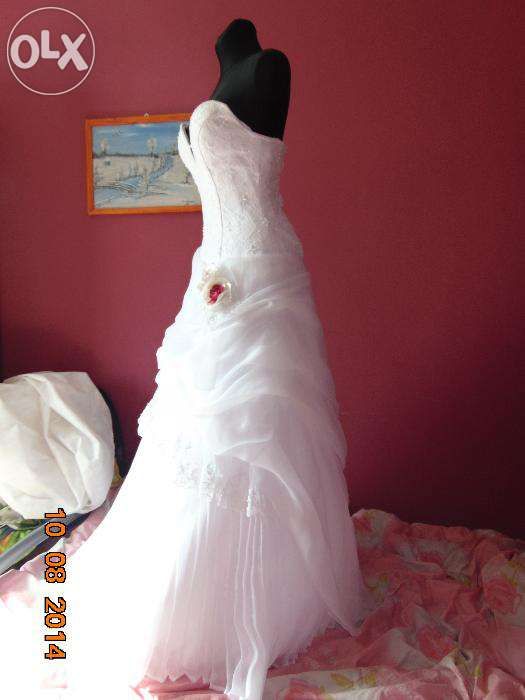 super nowiutka suknia ślubna