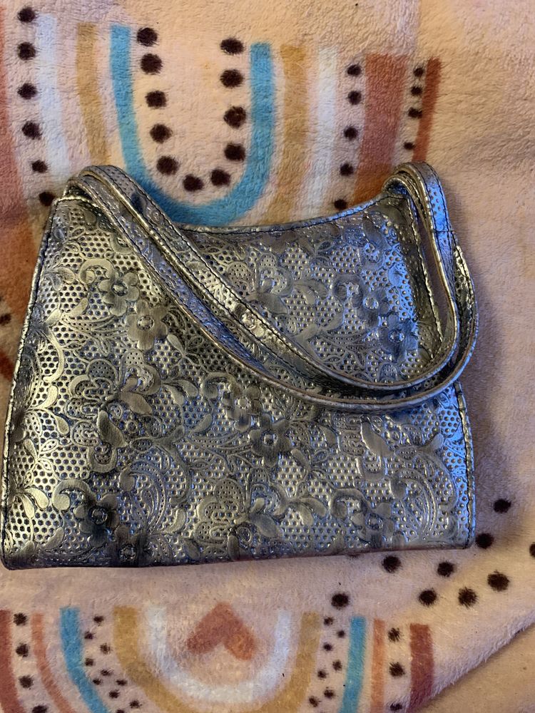 Nowa vintage torebka do ręki z pięknym srebrnym motywem Lisa Kay