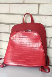 Рюкзак жіночий з екошкіри червоний