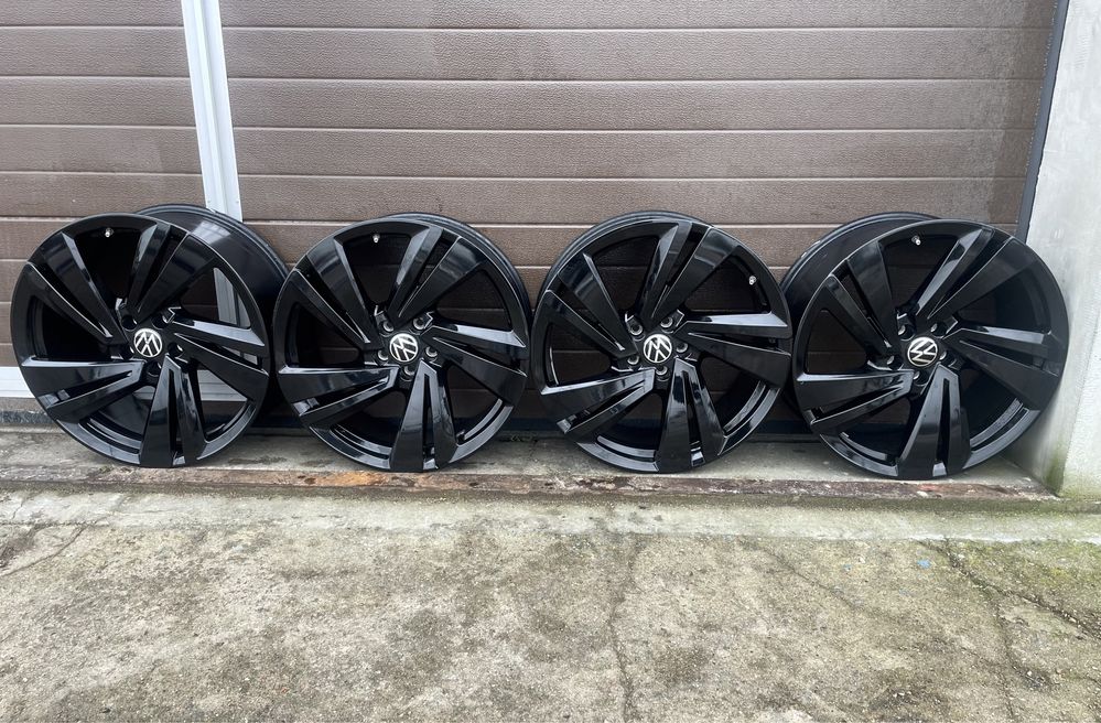 4x alufelgi czarne 5x112 r20 9j et33 Volkswagen OE Rline (oryginał VW)