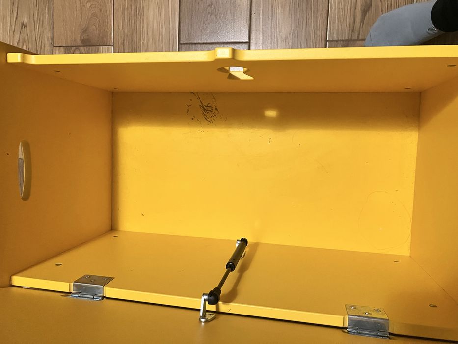 Skrzynia ikea zolta