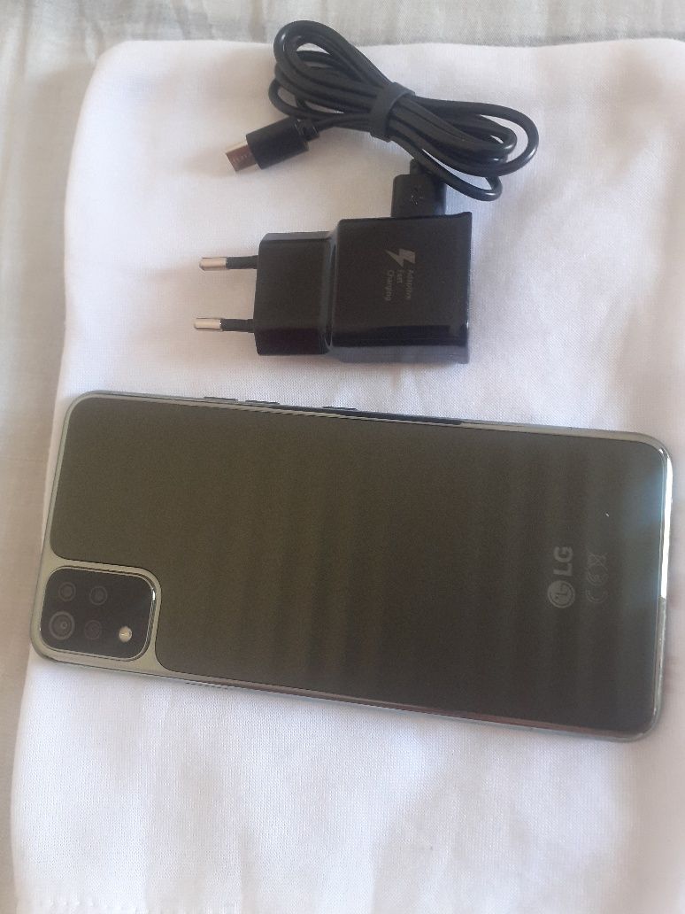 Telemóvel LG K42