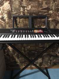 Продам синтезатор yamaha psr-f51