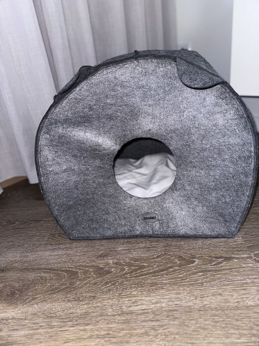 Casa para gato cinza