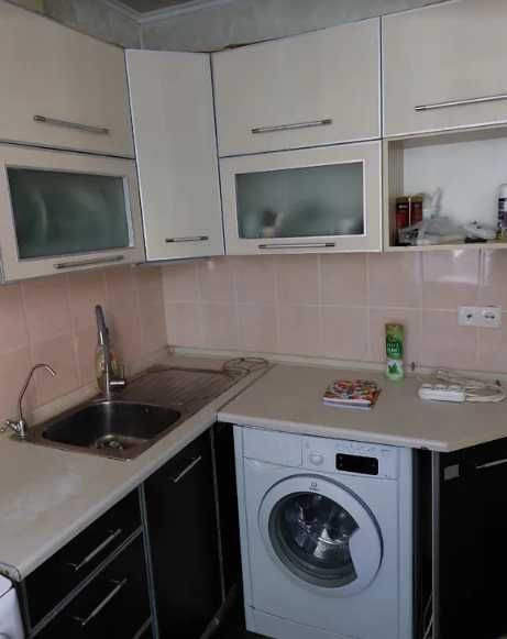 Продам 2 из квартиру м Дворец Спорта,Пр-т Байрона