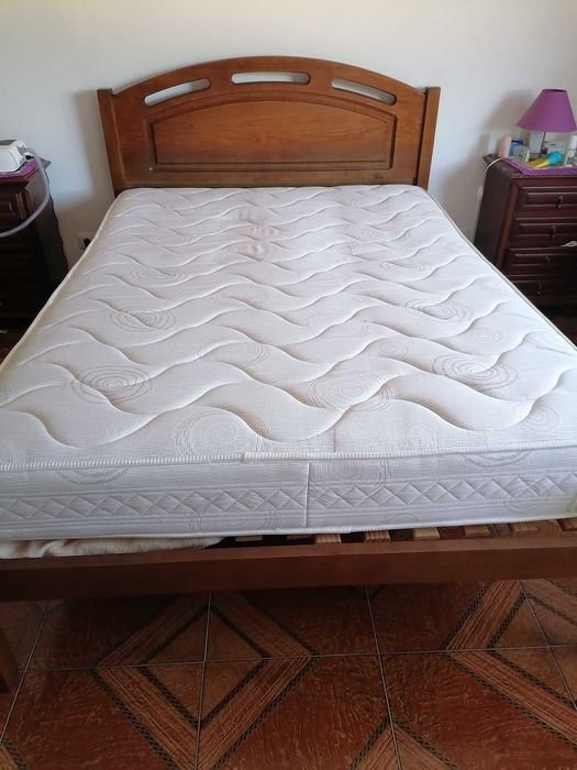 Cama casal com colchão