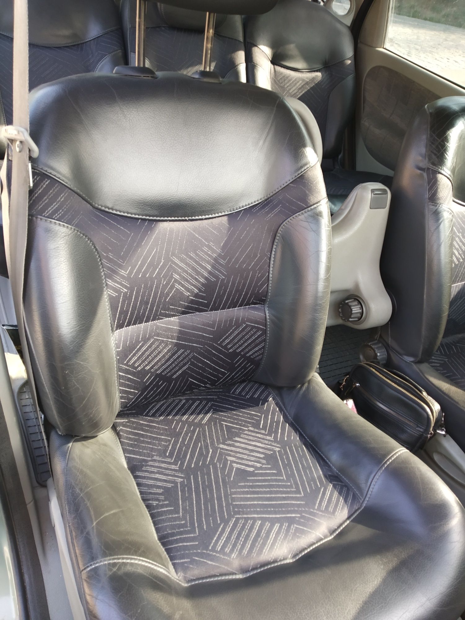 Продам своє авто Renault Scenic RX4
