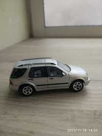 Samochodzik Mercedes M-class, Realtoy, używany