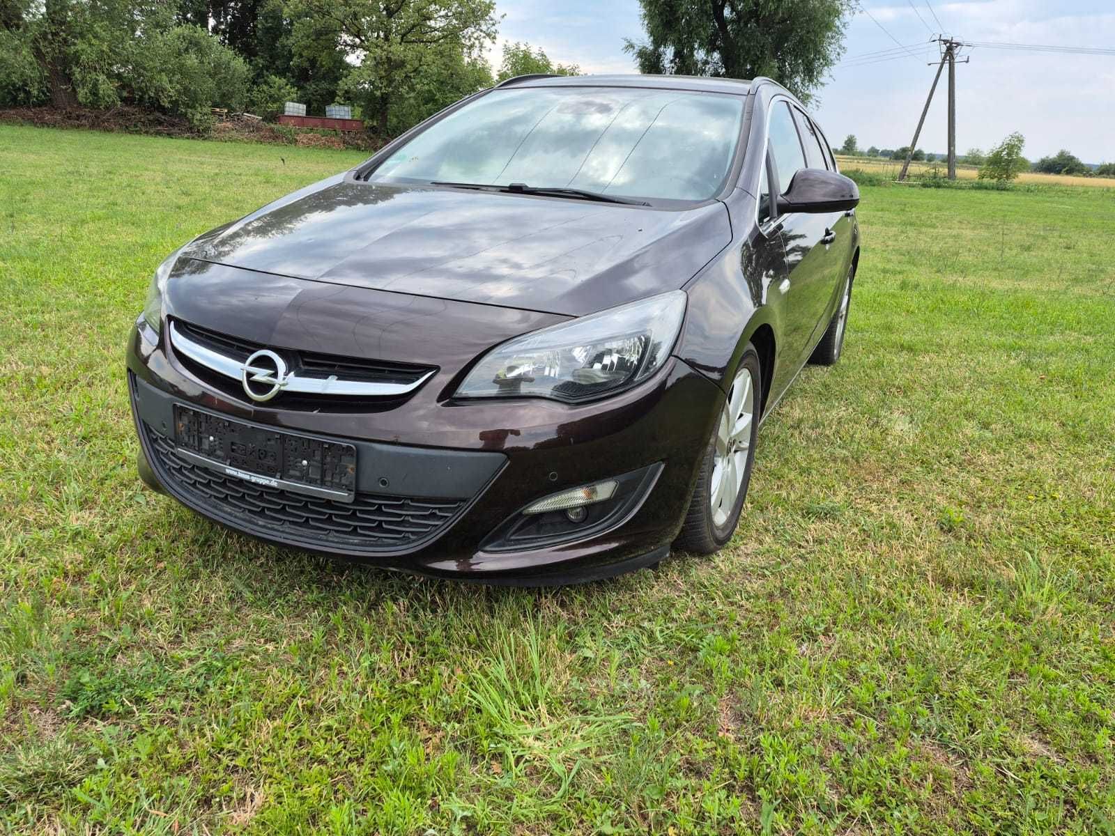 Ładny Opel Astra J, 1.7D. Klima, Navi, kamera itp.z Niemiec. 179tyś km