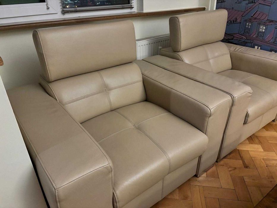 Dwa fotele skórzane z regulowanym zagłówkiem, stan idealny