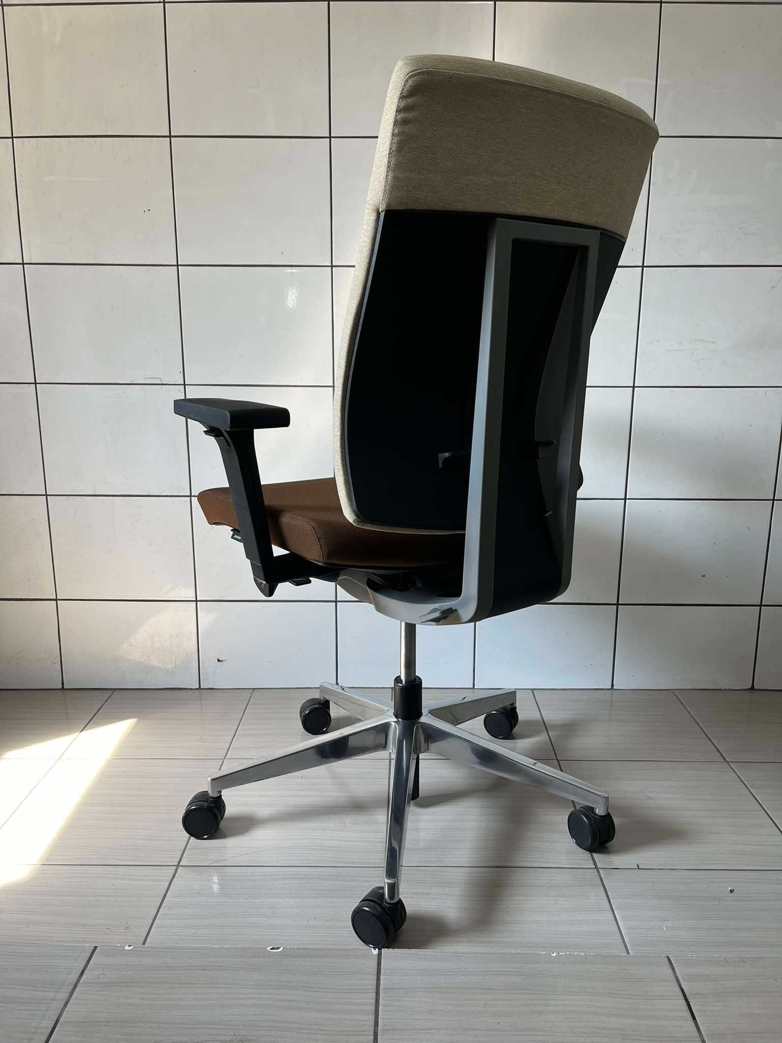 PROMO Fotel biurowy obrotowy Profim Xenon 10STL P61PU DUŻA ILOŚĆ