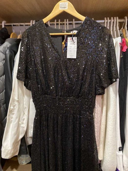 Сукня з паєтками