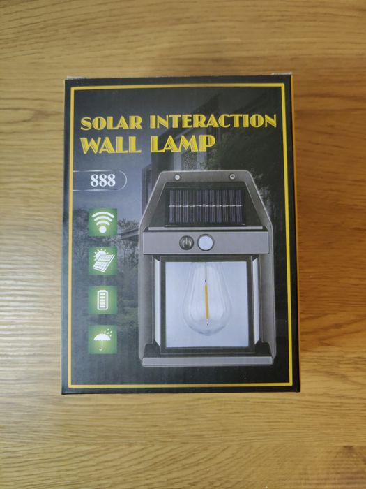 Solarna lampka ścienna LED z czujnikiem ruchu