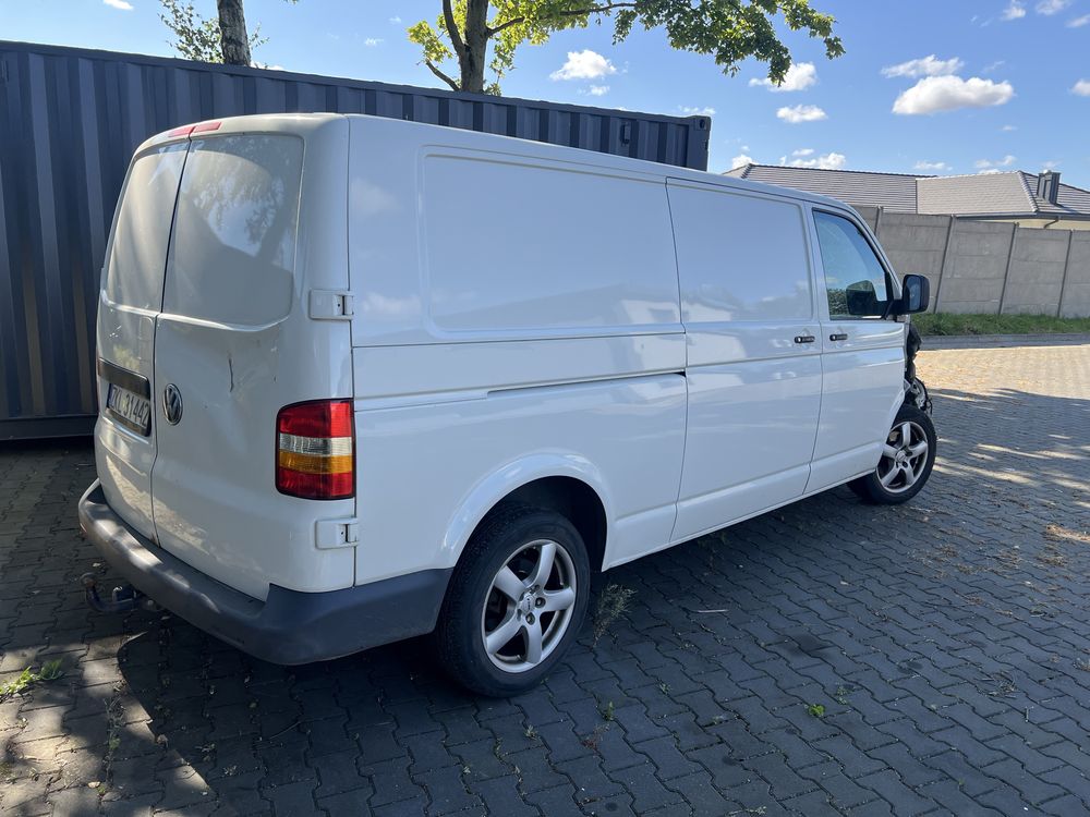 Powypadkowy Vw transporter T5 1.9 tdi 2008 rok