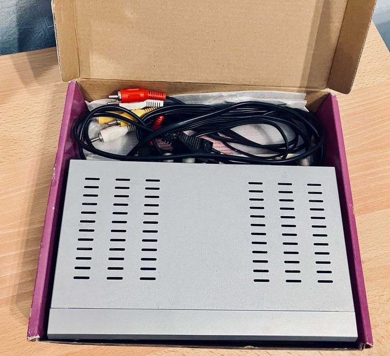 Цифровой спутниковый ресивер тюнер  Opticum 4100 C