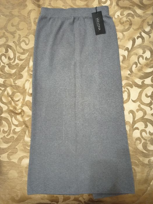 Тепла міді спідниця