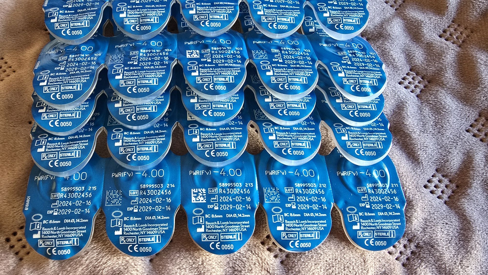 ULTRA One Day soczewki jednodniowe z UV, moc: -4,00, 60 sztuk