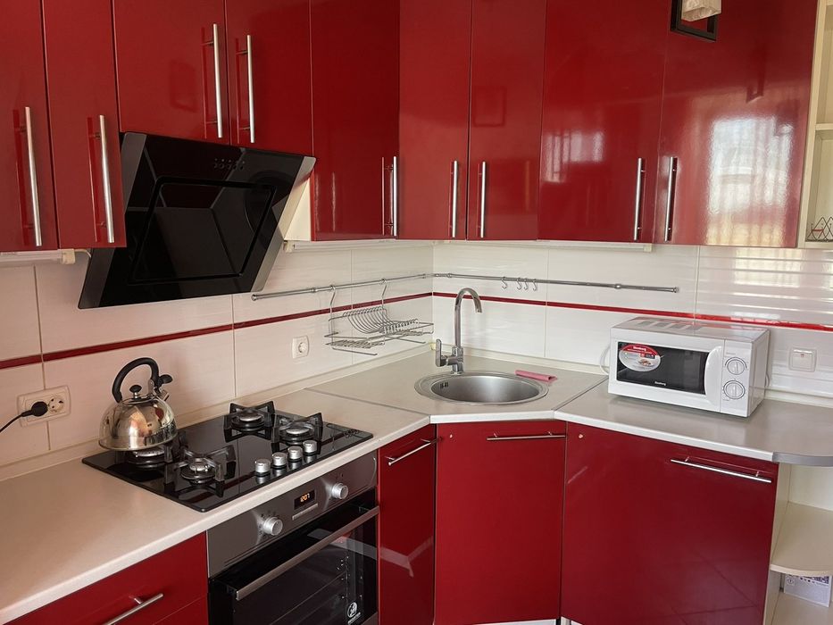 Подобово,погодинно 1кім.квартира р- н Порт-сіті.Вільна на Новий Рік!