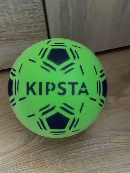 Nowa piłka piankowa Kipsta