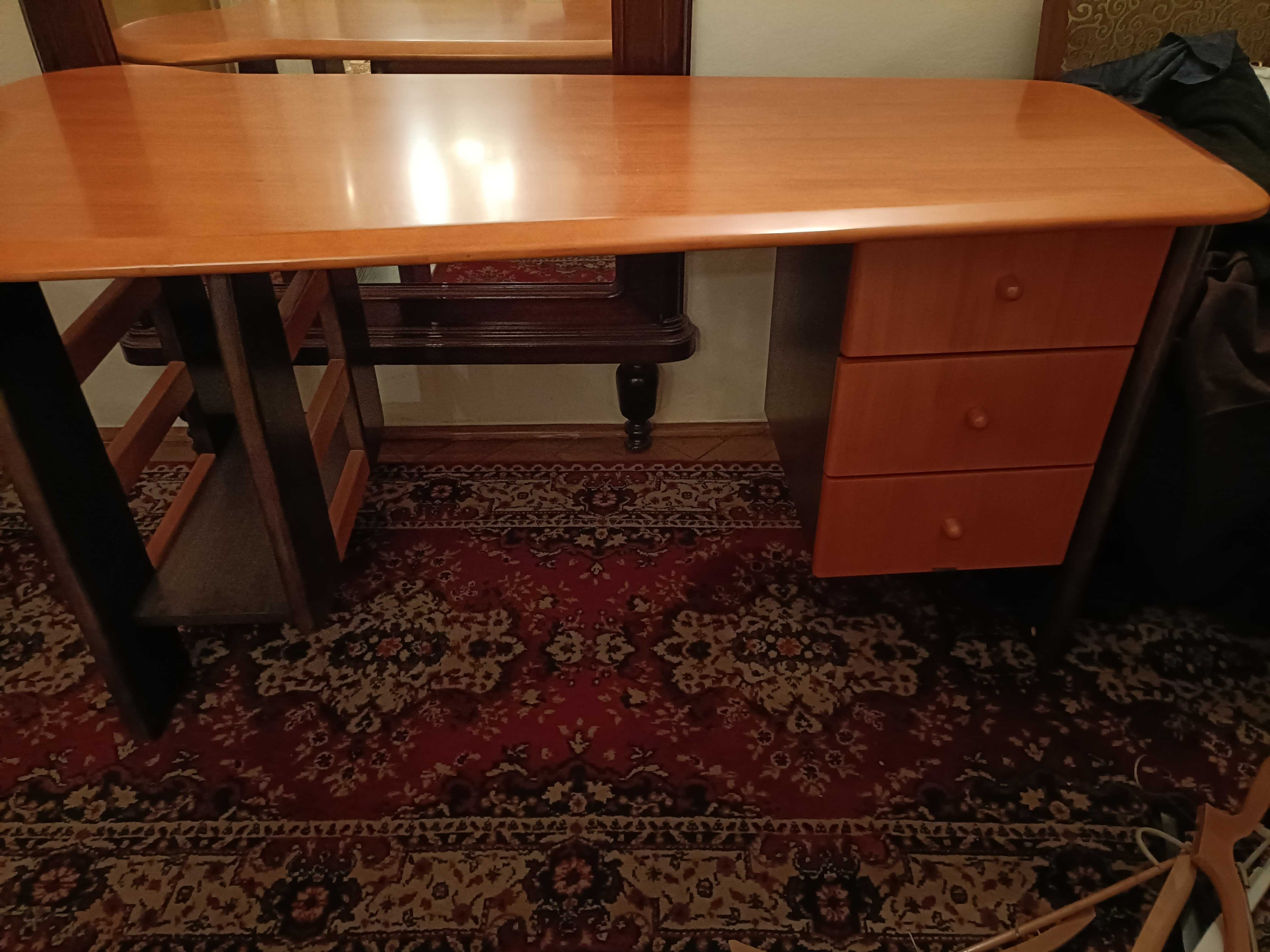 Duże biurko z drewna kauczukowego litego Vinotti Landbond