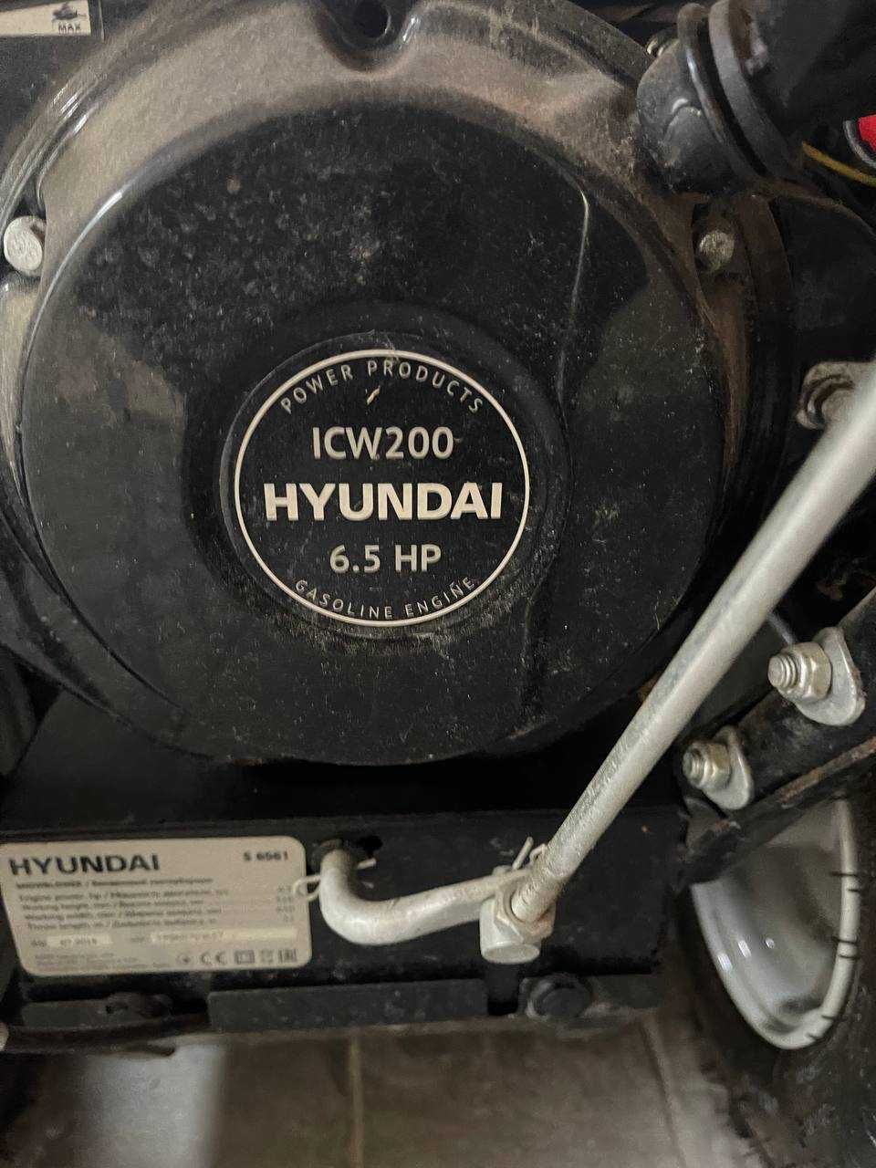 Бензиновый снегоуборщик Hyundai S 6561