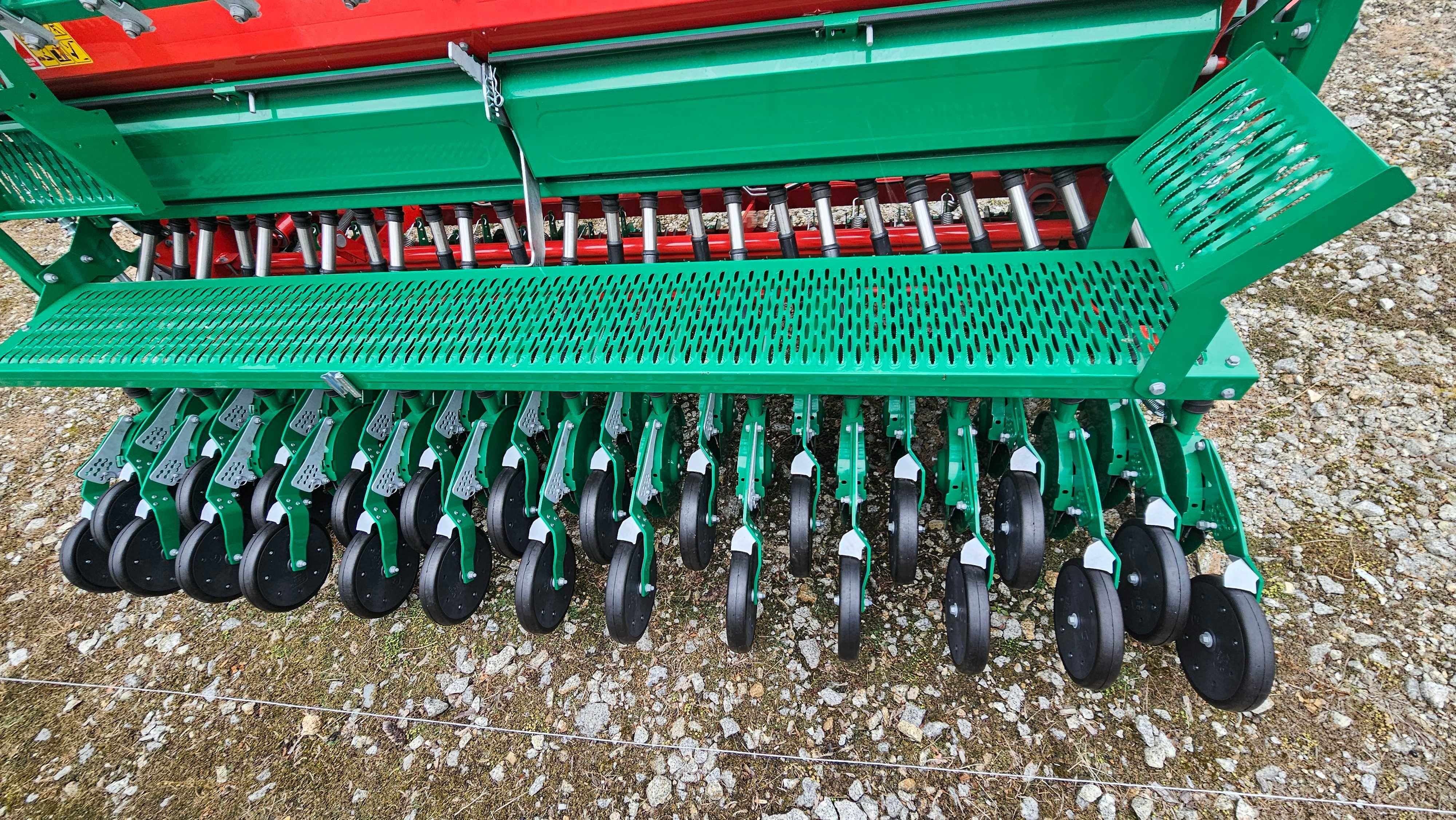 Siewnik zbożowy SR300 AGROMASZ