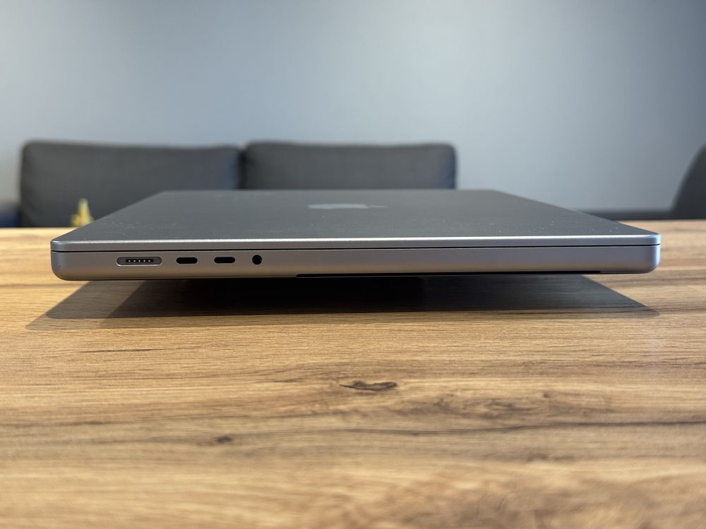 Macbook pro 16 m1 max 10/24gpu 64/1tb ssd