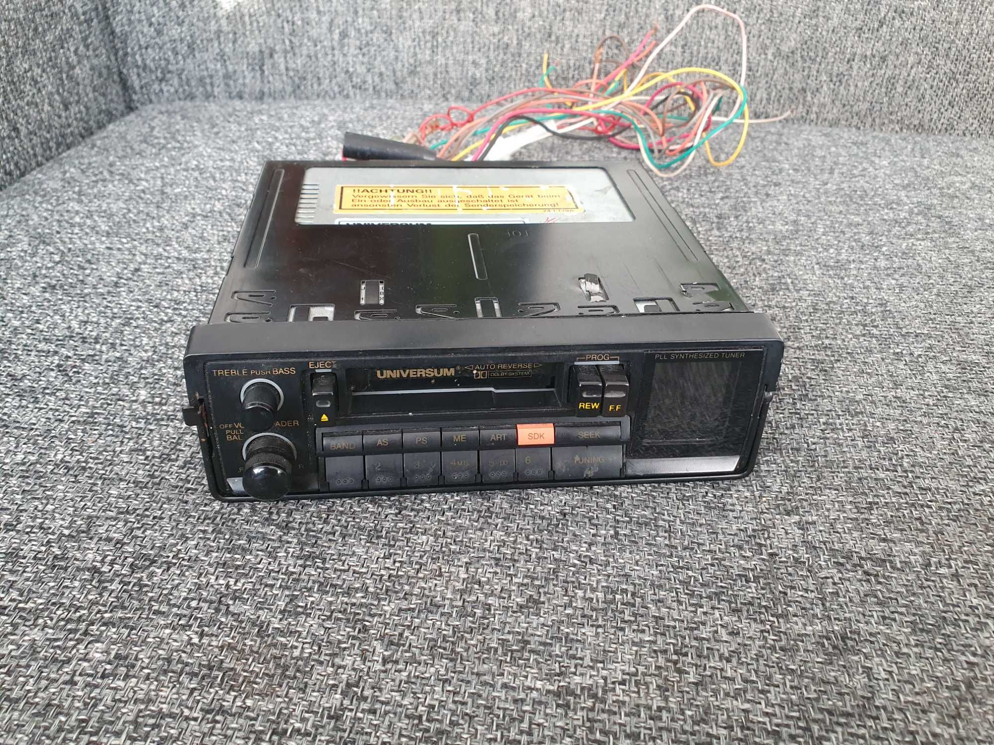 Stare zabytkowe radio samochodowe Universum ACR4306 vintage