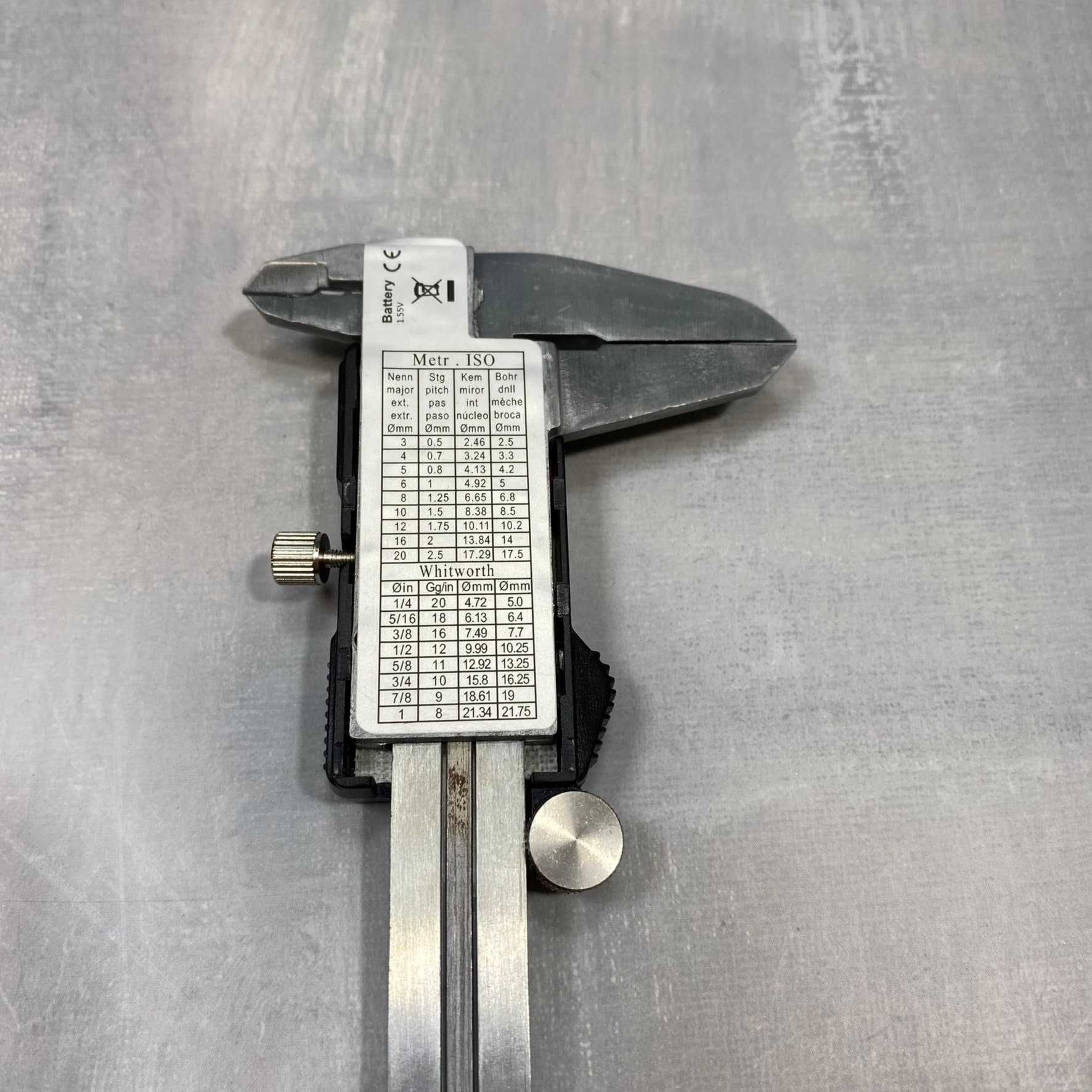 штангель электронный в кейсе с дисплеем 0-150мм Digital Caliper