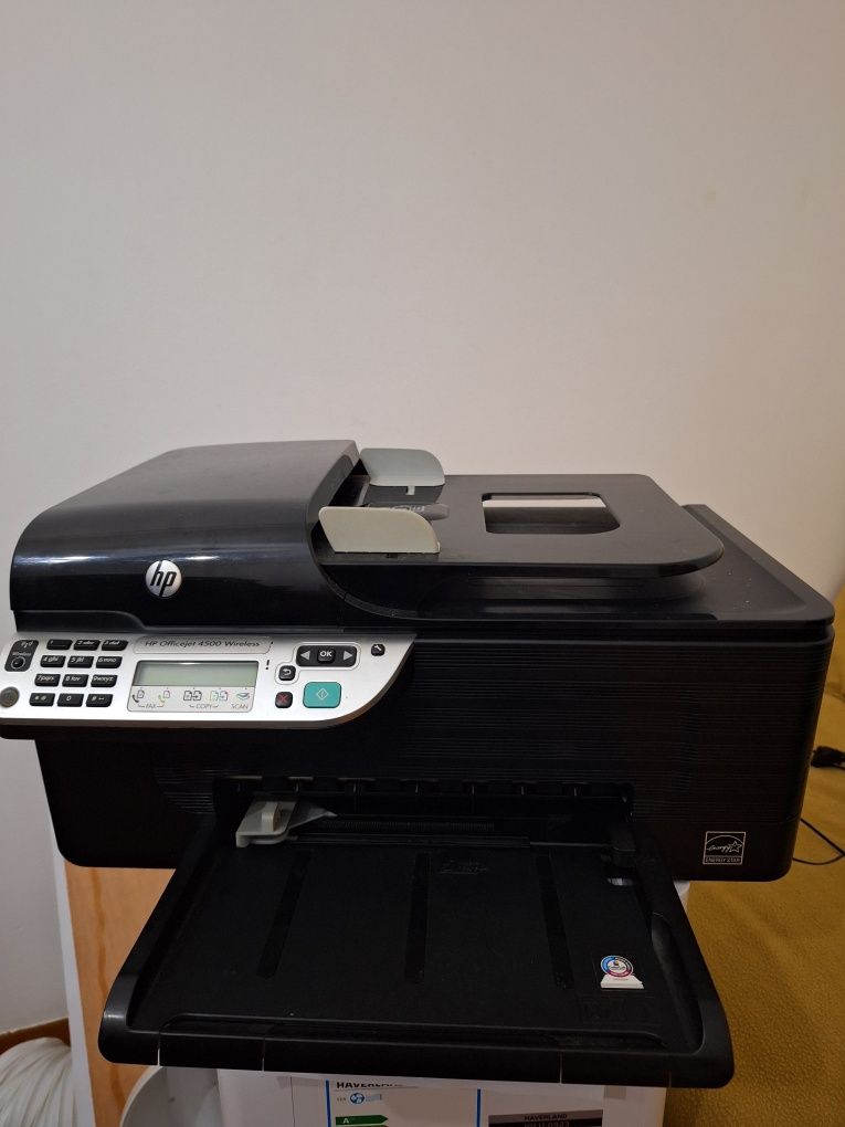 Hp 4500 pronta a trabalhar e so por tinteiros tem fax