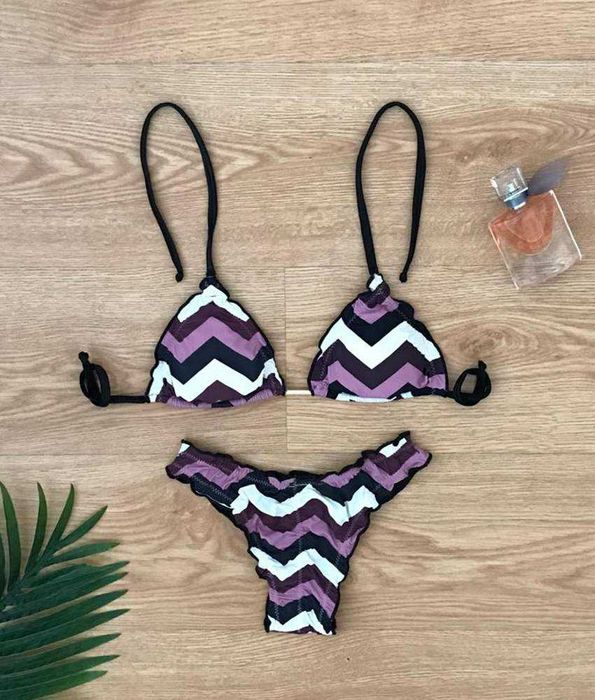 Biquíni Cortininha Empina Bumbum Zigzag Amora