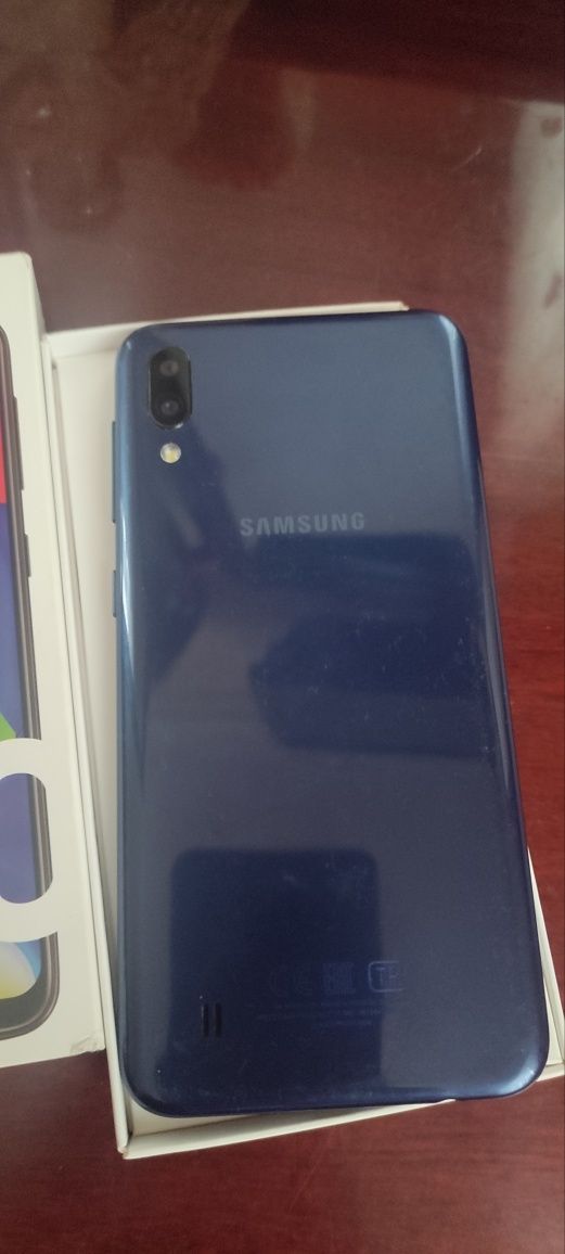Продам Samsung galaxy M10