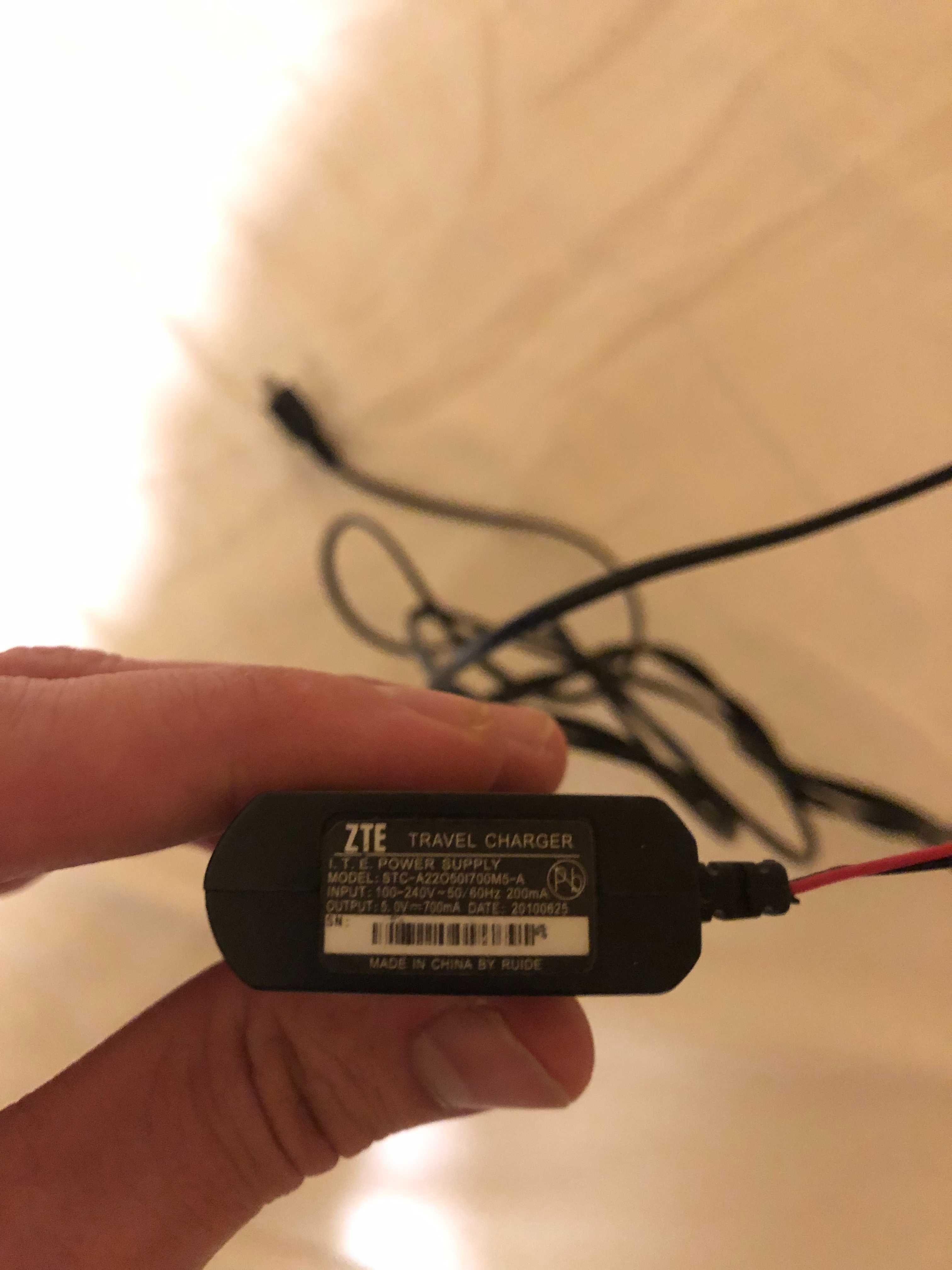 Carregador micro-USB 5V 700mA