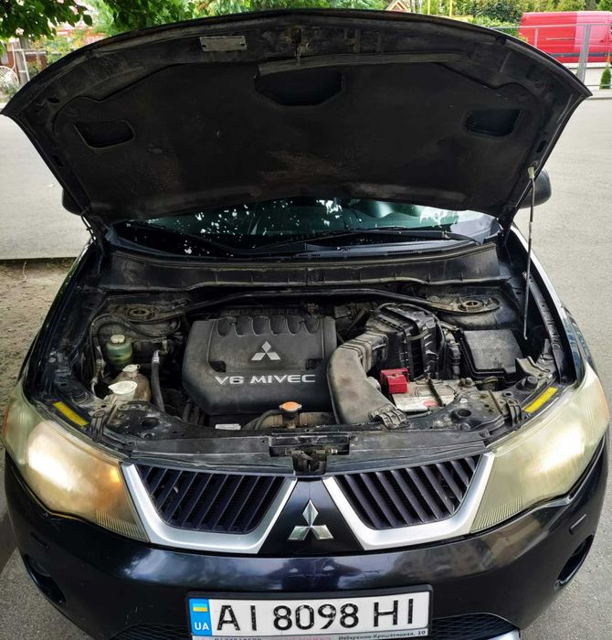 Продам Mitsubishi Outlander 2008 року.