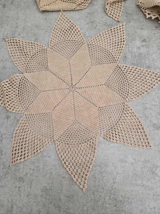 Dois conjuntos de panos em croché bege novos