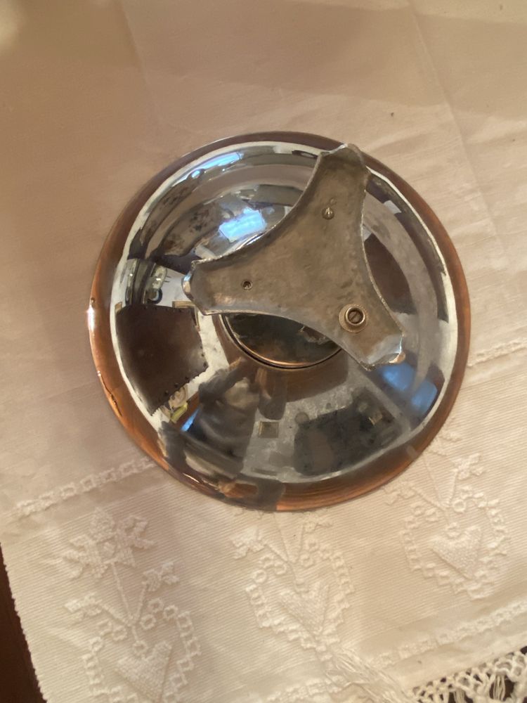 Fruteira em casquinha, com suporte trabalhado
