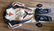 Kombinezon Dainese r.56 skóra, dodatki