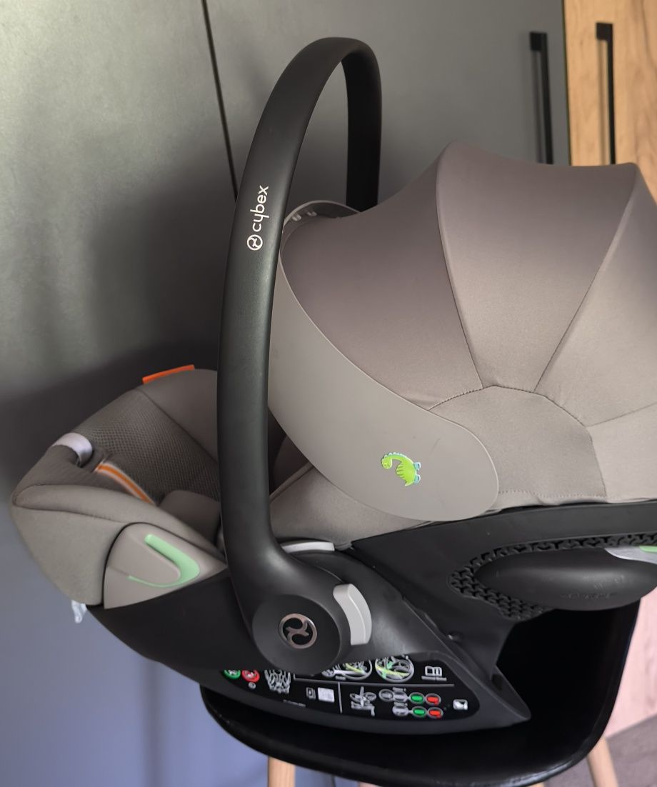 Автолюлька (автокрісло) Cybex Cloud G i-Size Lava Grey Plus