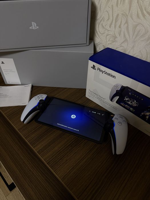 PlayStation Portal CFI-Y100 - портативний Remote Play для PS5