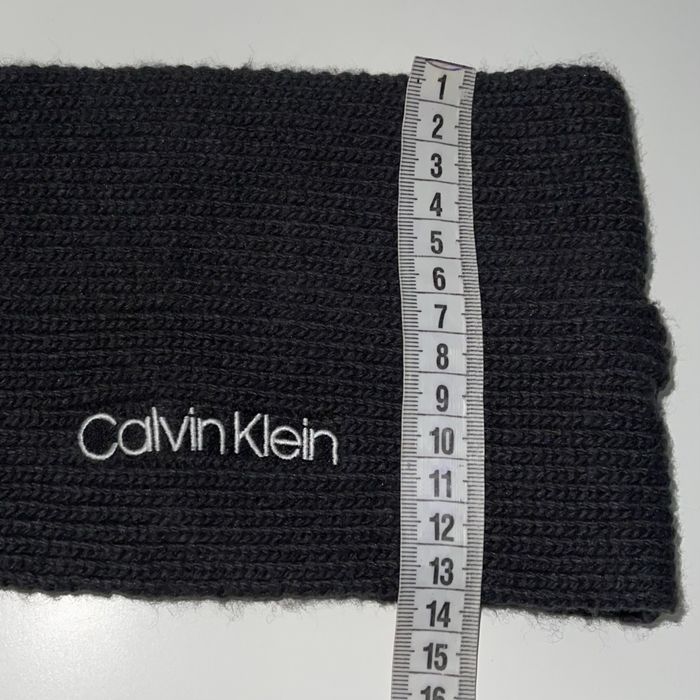 сіра повʼязка calvin klein