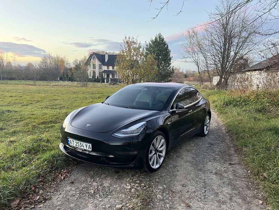 Tesla model3 mid range