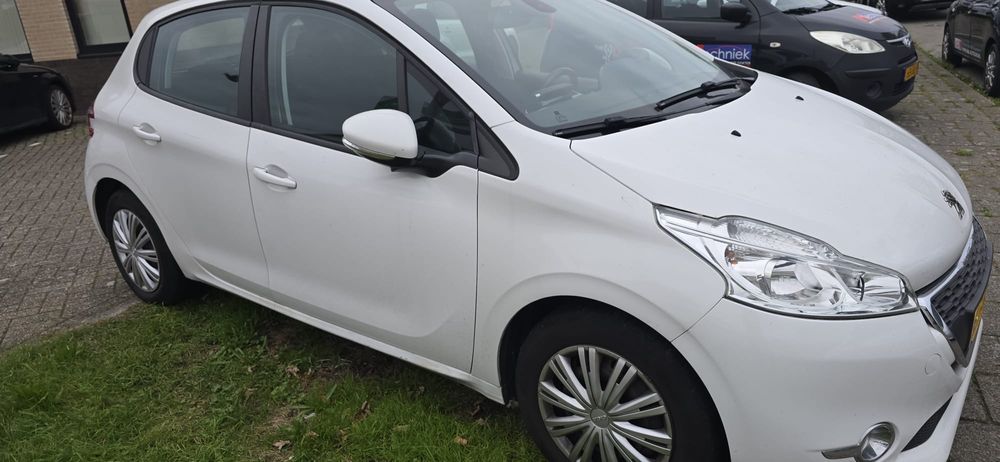 Peugeot 208 rok 2013