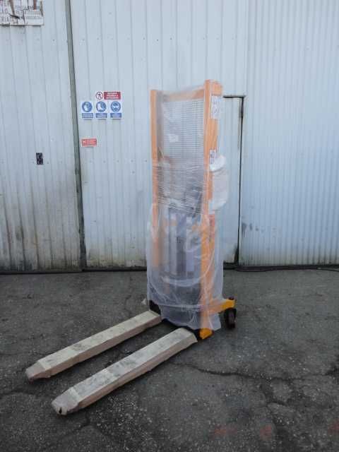 Stacker Manual 1000 Kg 1500mm