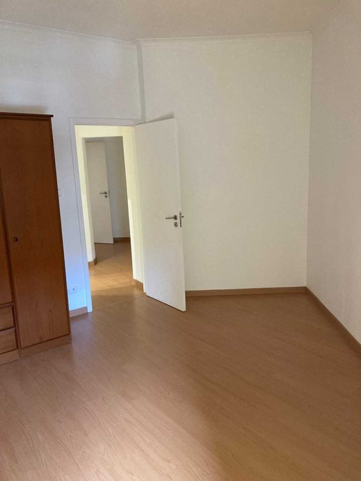 Apartamento T1 em Linda-a-Velha