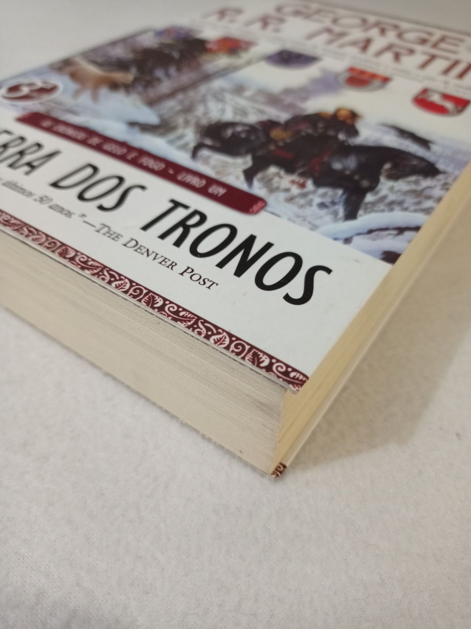 A guerra dos tronos - as crónicas de gelo e fogo - livro 1