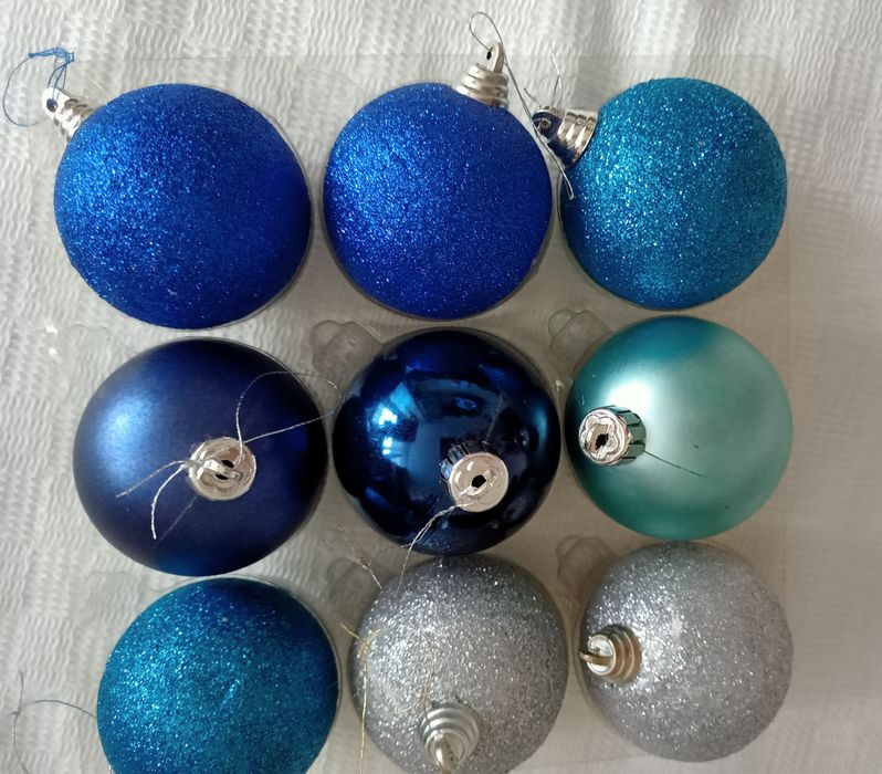 Bombki i inne dekoracje świąteczne